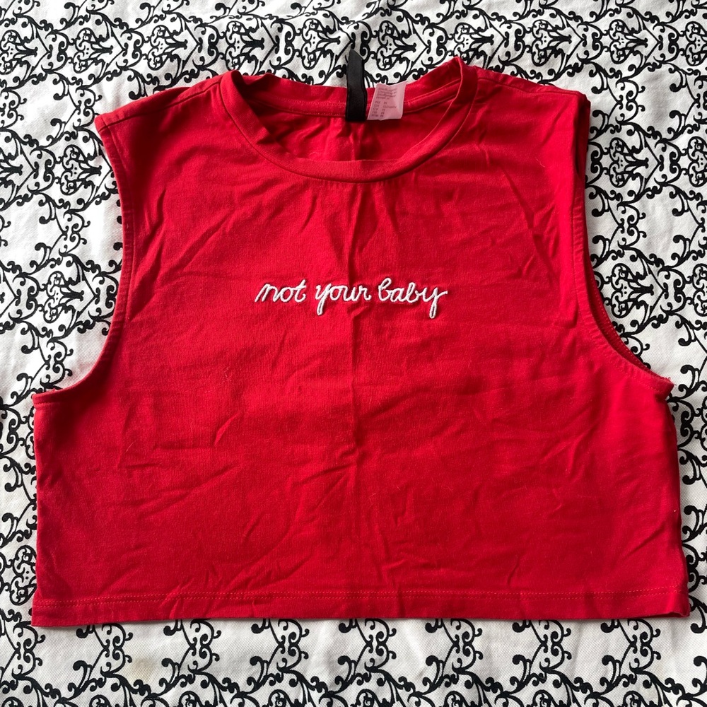 EUC H&M Divided Women’s Red Cropped Tank Top w/Embroidery Size Medium M